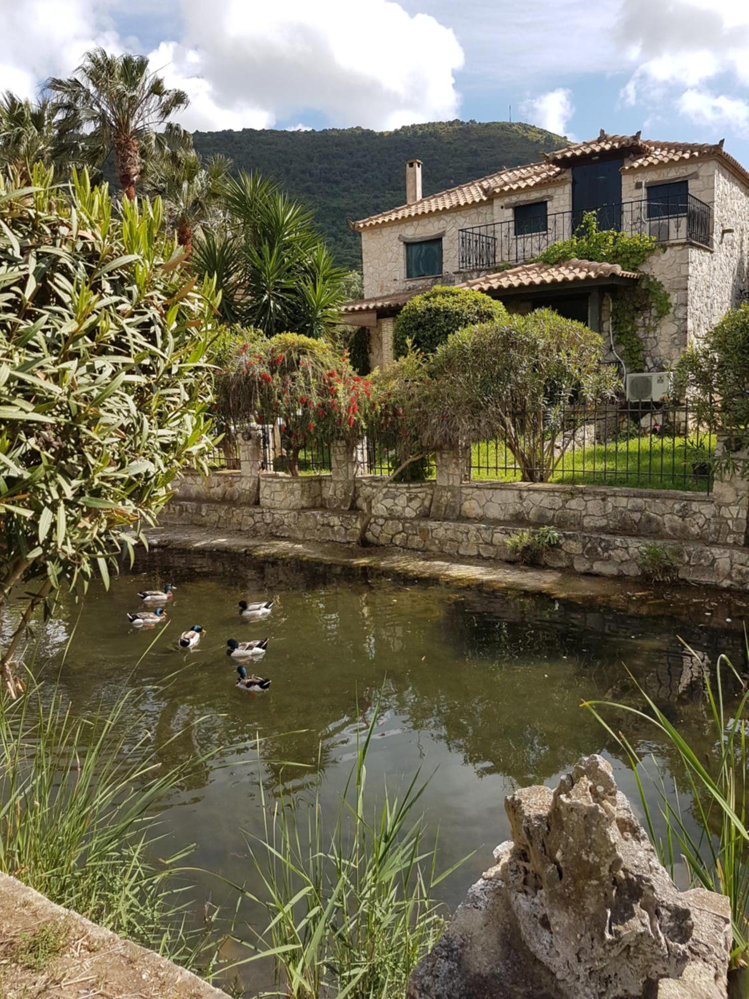 Castello Bellos Villas & Apartments Keri Exteriör bild
