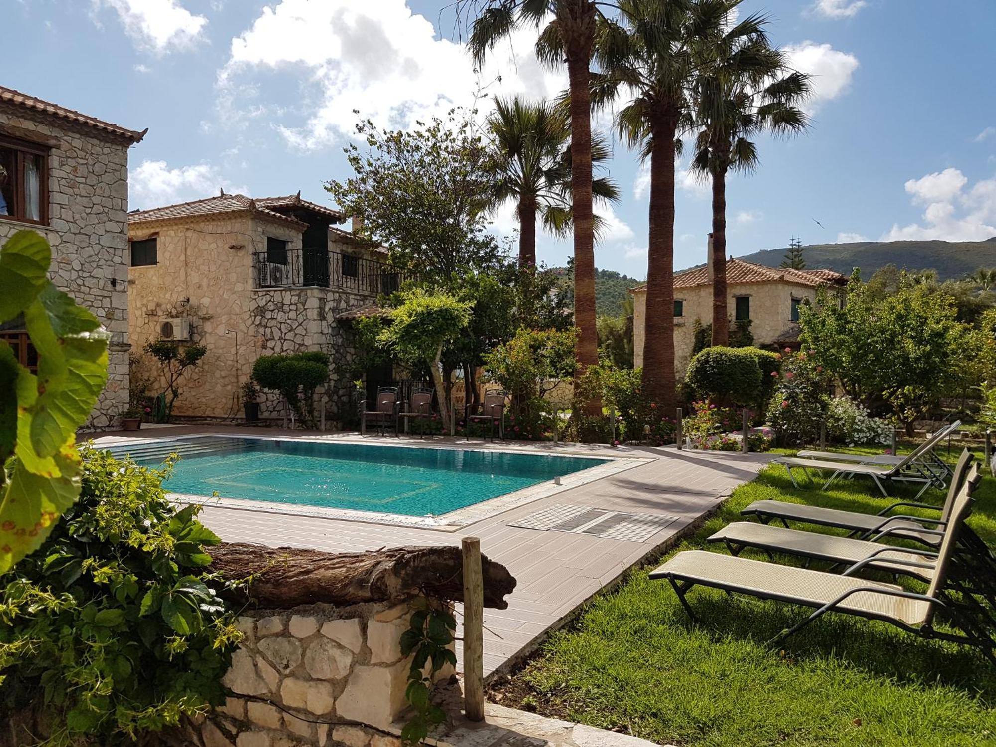 Castello Bellos Villas & Apartments Keri Exteriör bild