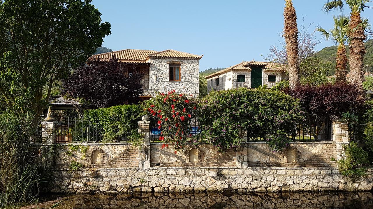 Castello Bellos Villas & Apartments Keri Exteriör bild