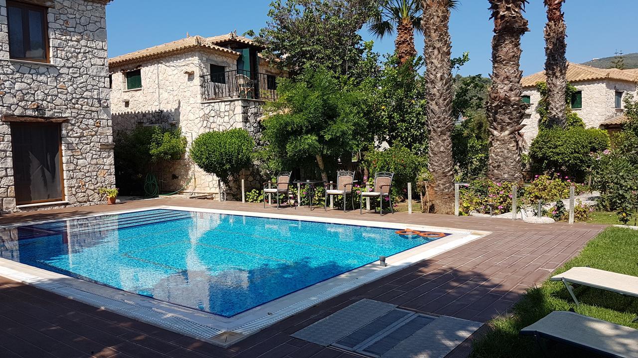 Castello Bellos Villas & Apartments Keri Exteriör bild