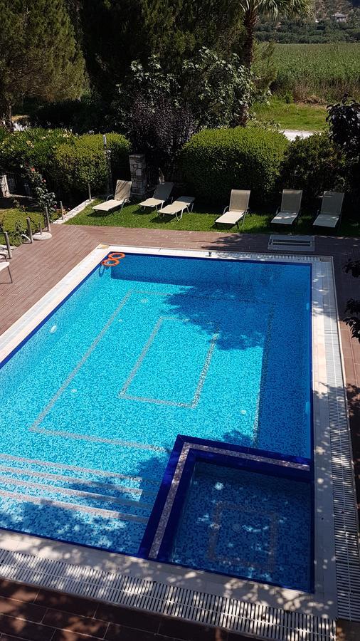 Castello Bellos Villas & Apartments Keri Exteriör bild